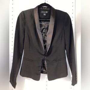 Black blazer with a shiny lapel